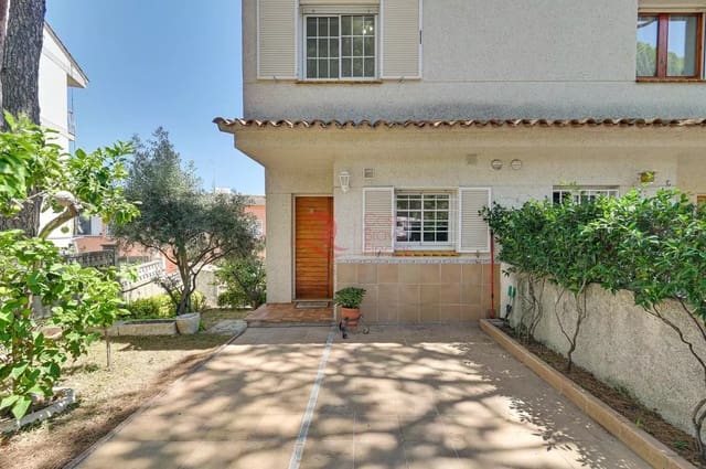 3 soverom Hus til salgs i Platja d'Aro, Castell-Platja d'Aro med garasje - € 325 000 (Ref: 9020804)