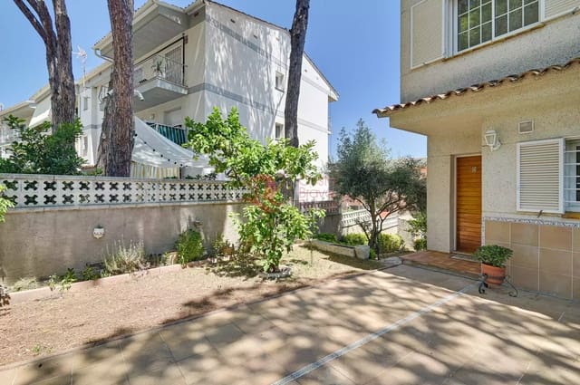 3 soveværelse Byhus til salg i Platja d'Aro, Castell-Platja d'Aro med garage - € 325.000 (Ref: 9020804)