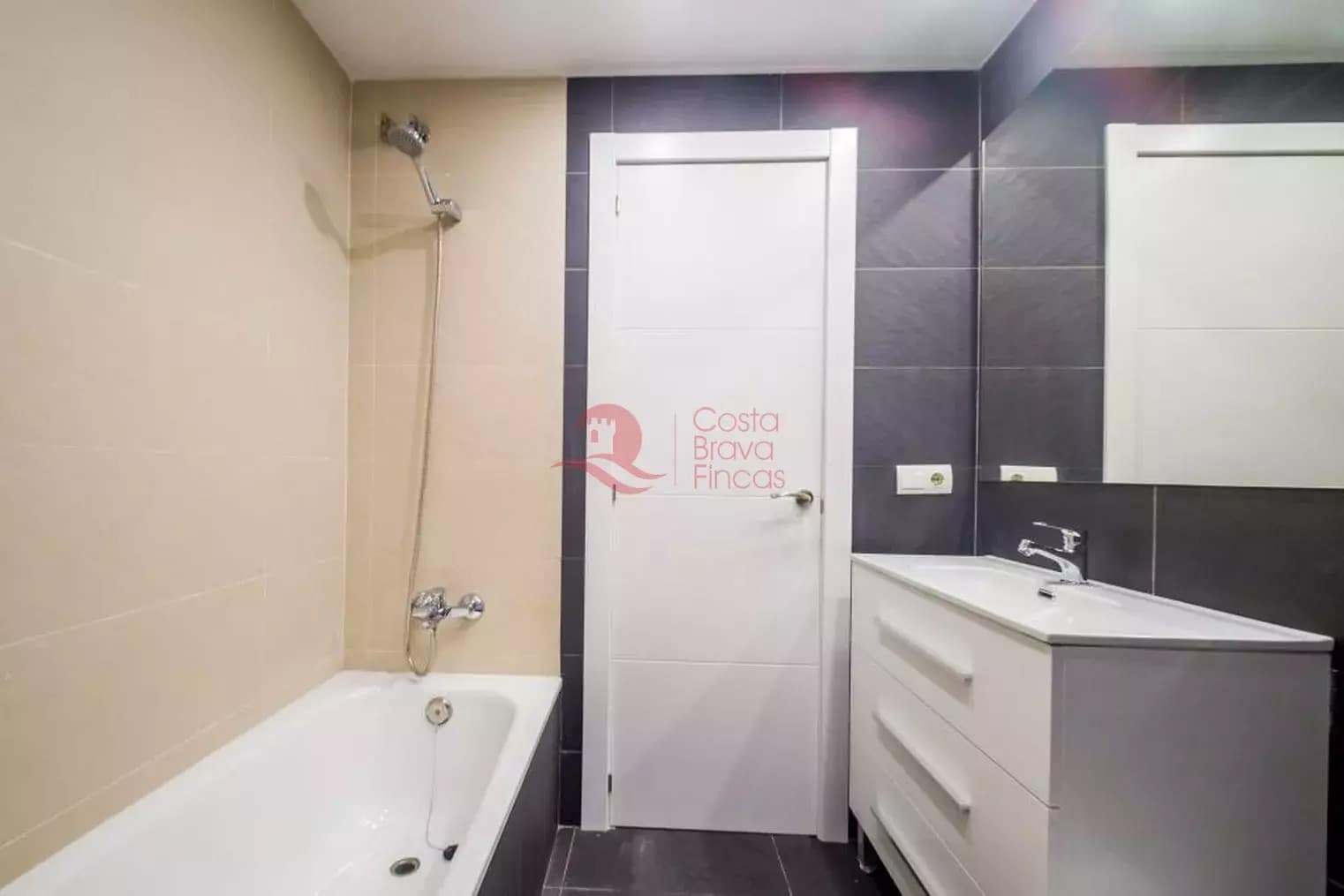 3 soveværelse Lejlighed til salg i Palamos - € 355.000 (Ref: 9029853)