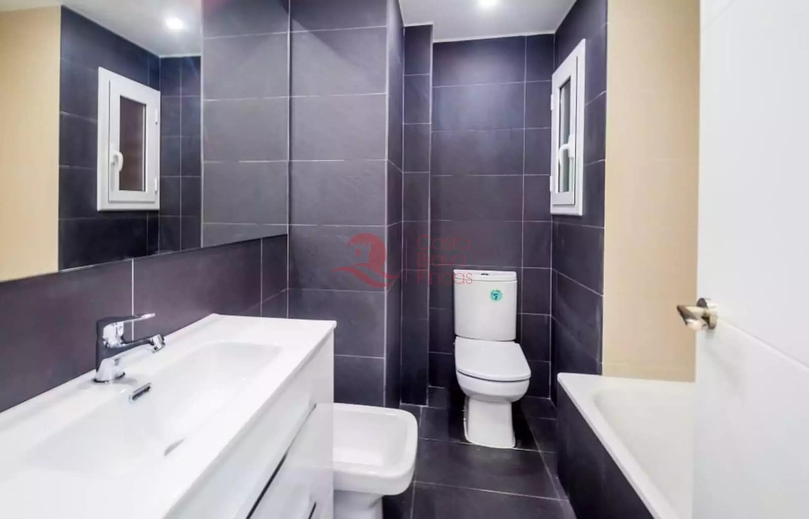 3 slaapkamer Appartement te koop in Palamos - € 355.000 (Ref: 9029853)