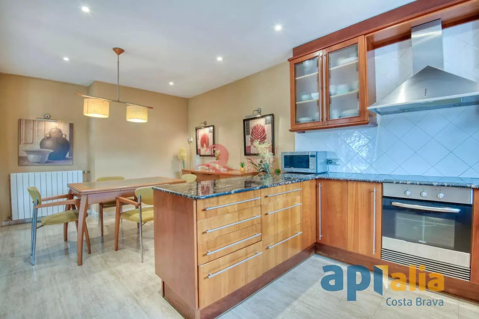 3 soveværelse Villa til salg i Santa Cristina d'Aro med garage - € 450.000 (Ref: 9048651)