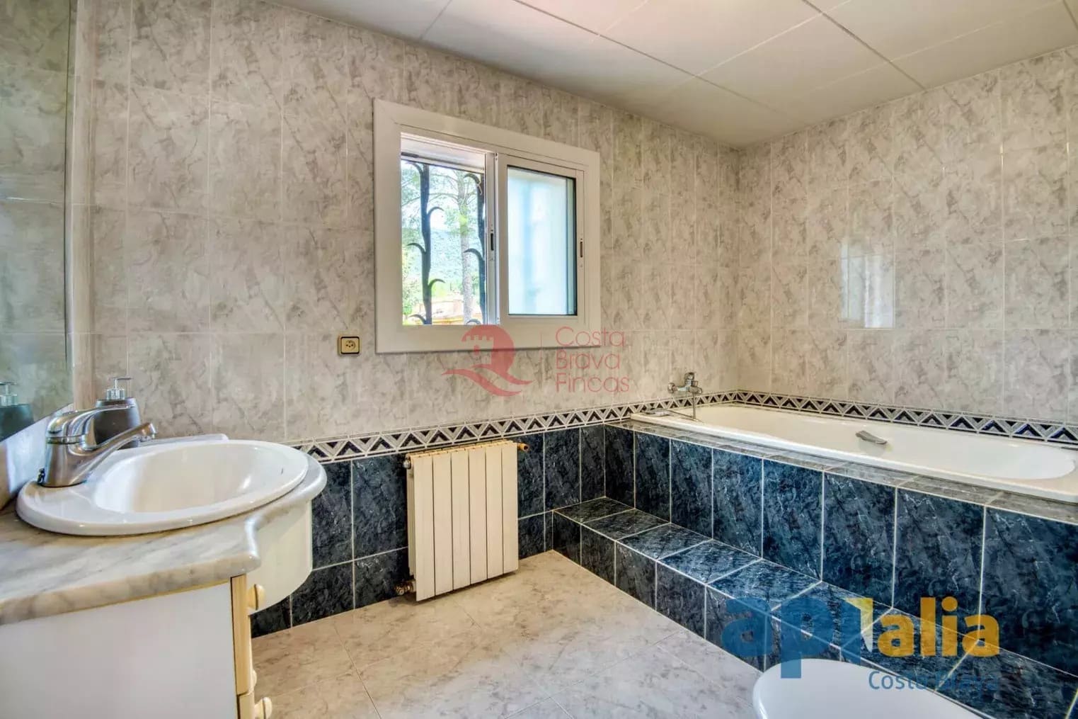 3 soveværelse Villa til salg i Santa Cristina d'Aro med garage - € 450.000 (Ref: 9048651)