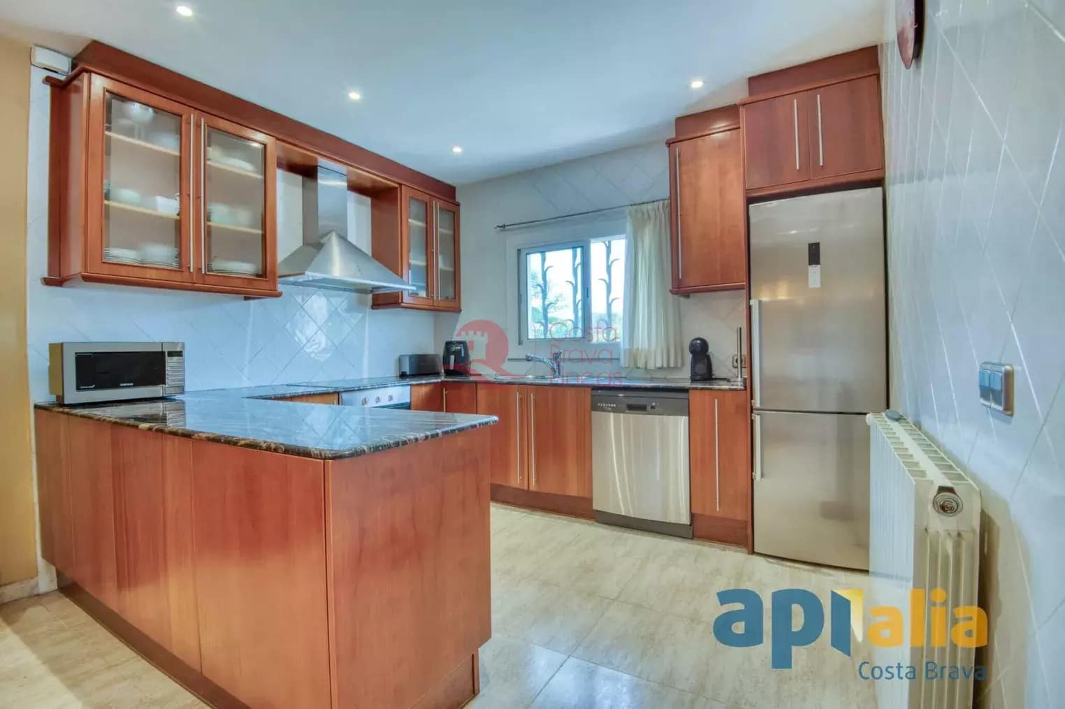 3 soveværelse Villa til salg i Santa Cristina d'Aro med garage - € 450.000 (Ref: 9048651)