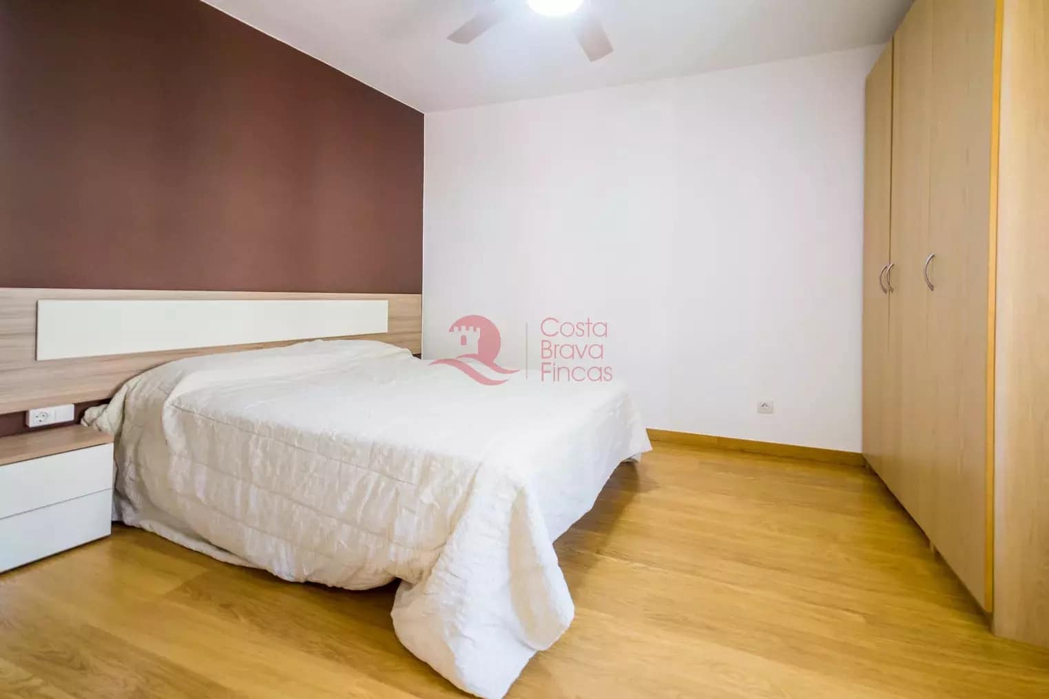 7 soveværelse Byhus til salg i Fonteta med swimmingpool garage - € 695.000 (Ref: 9048652)