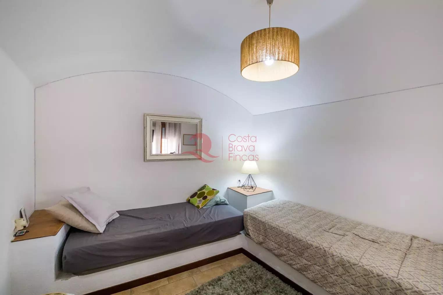 7 soveværelse Byhus til salg i Fonteta med swimmingpool garage - € 695.000 (Ref: 9048652)