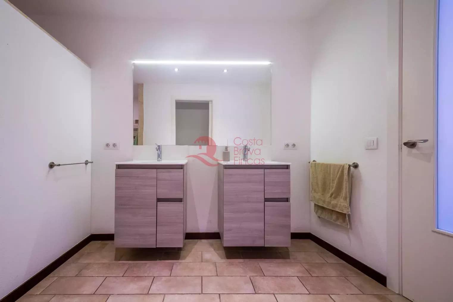 7 soveværelse Byhus til salg i Fonteta med swimmingpool garage - € 695.000 (Ref: 9048652)