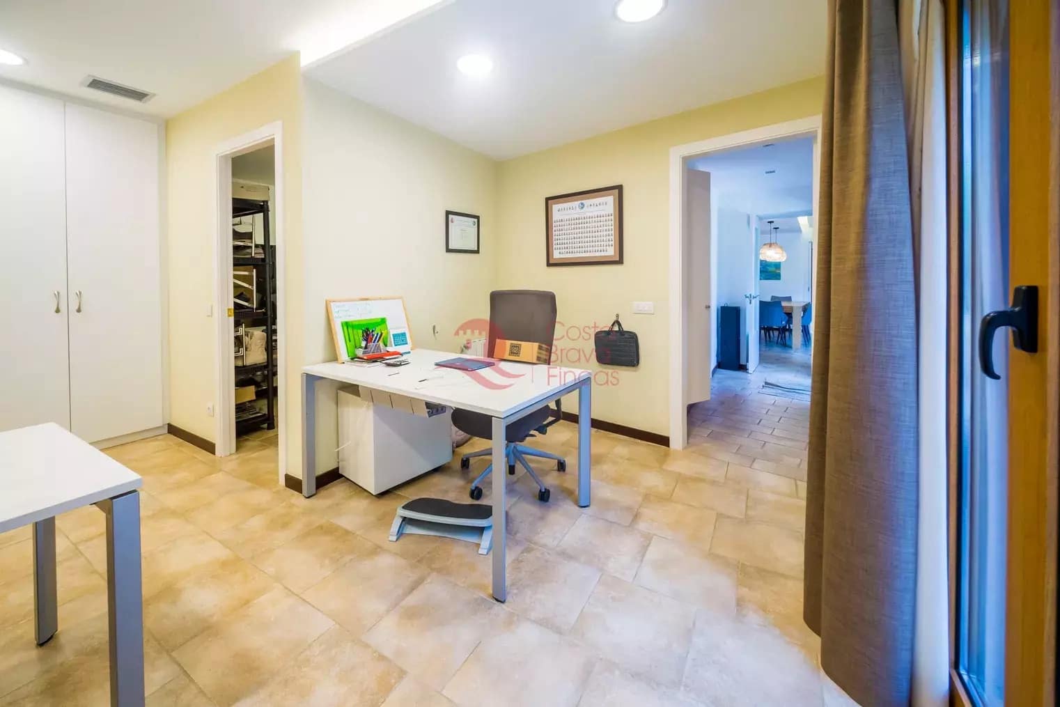 7 soveværelse Byhus til salg i Fonteta med swimmingpool garage - € 695.000 (Ref: 9048652)