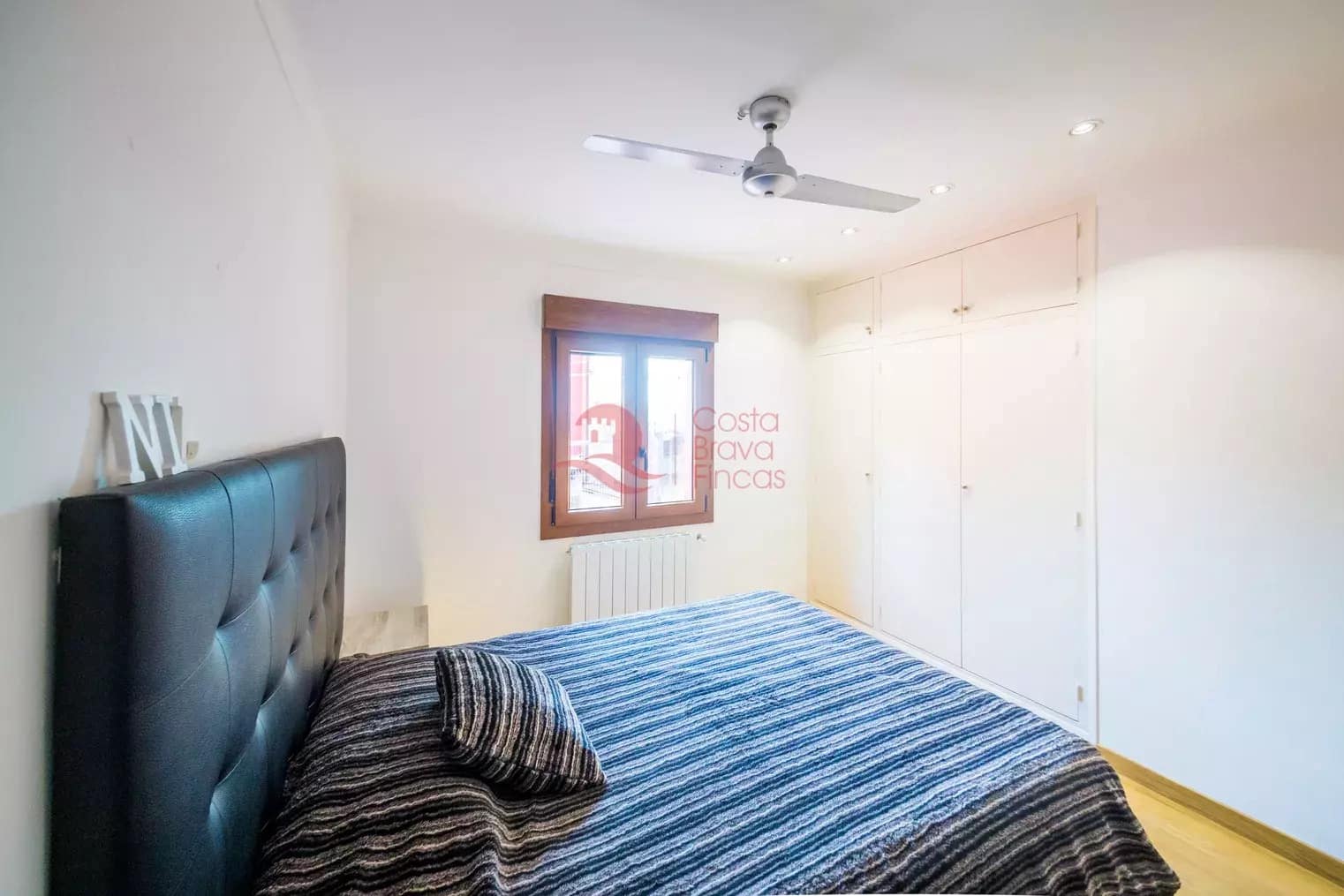 7 soveværelse Byhus til salg i Fonteta med swimmingpool garage - € 695.000 (Ref: 9048652)