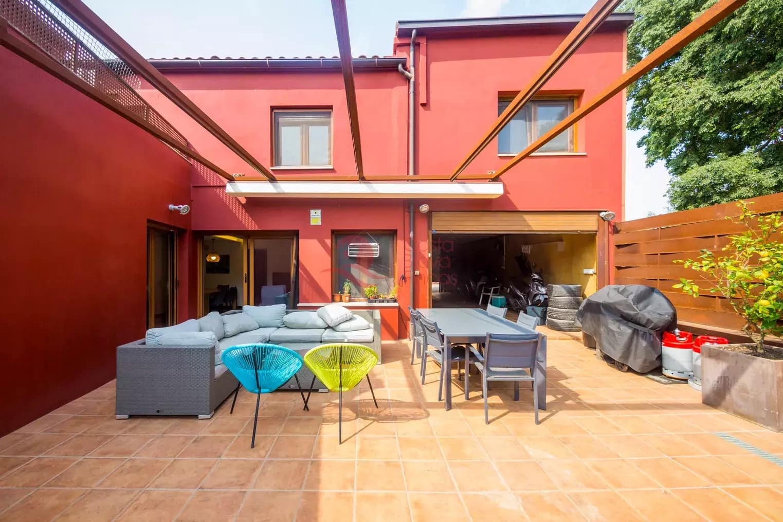 7 soveværelse Byhus til salg i Fonteta med swimmingpool garage - € 695.000 (Ref: 9048652)