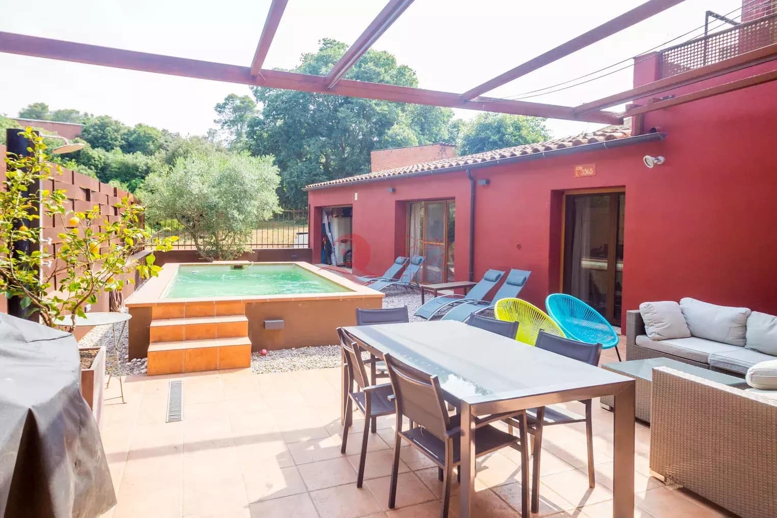 7 soveværelse Byhus til salg i Fonteta med swimmingpool garage - € 695.000 (Ref: 9048652)