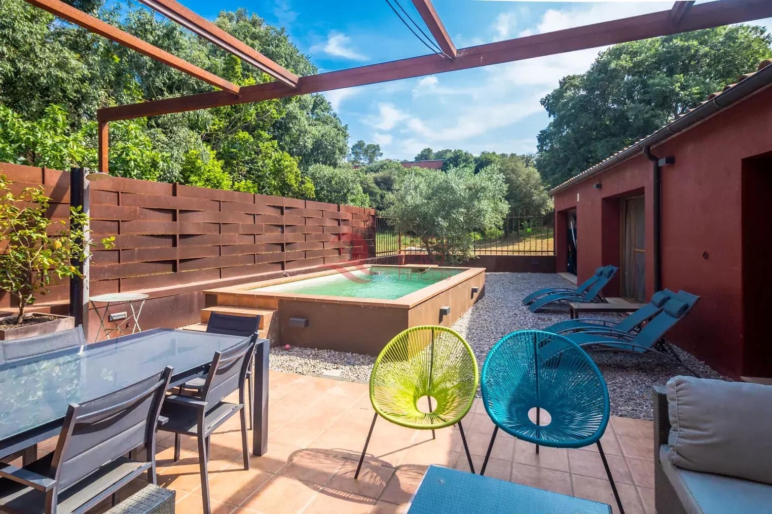 7 soveværelse Byhus til salg i Fonteta med swimmingpool garage - € 695.000 (Ref: 9048652)