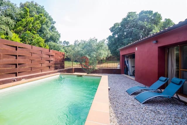 7 soveværelse Byhus til salg i Fonteta, Forallac med swimmingpool garage - € 695.000 (Ref: 9048652)