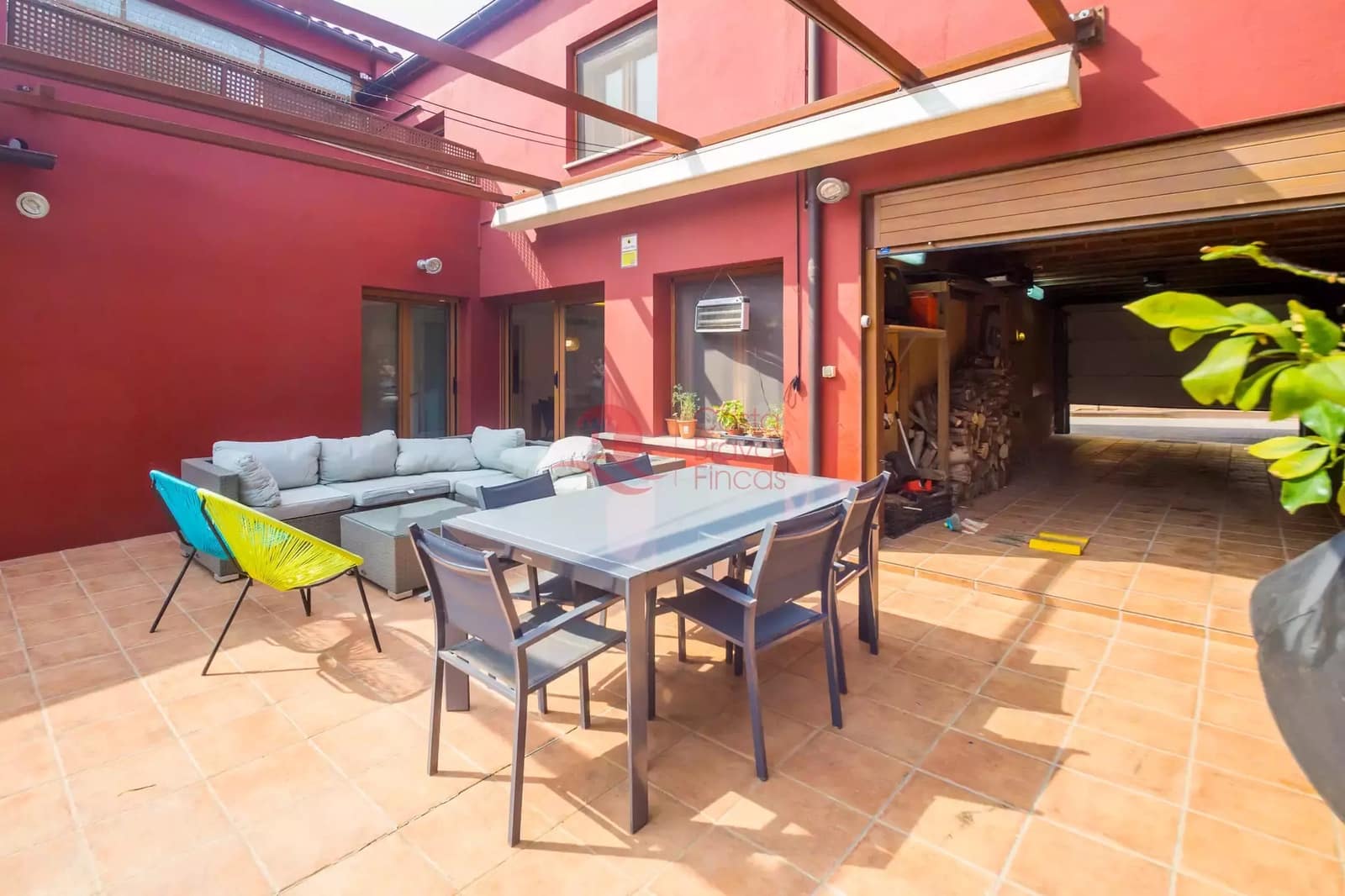 7 soveværelse Byhus til salg i Fonteta med swimmingpool garage - € 695.000 (Ref: 9048652)