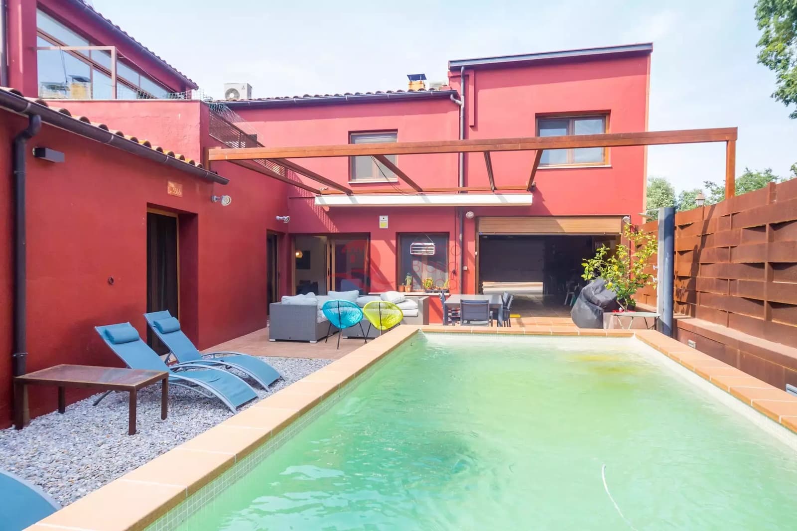 7 soveværelse Byhus til salg i Fonteta med swimmingpool garage - € 695.000 (Ref: 9048652)