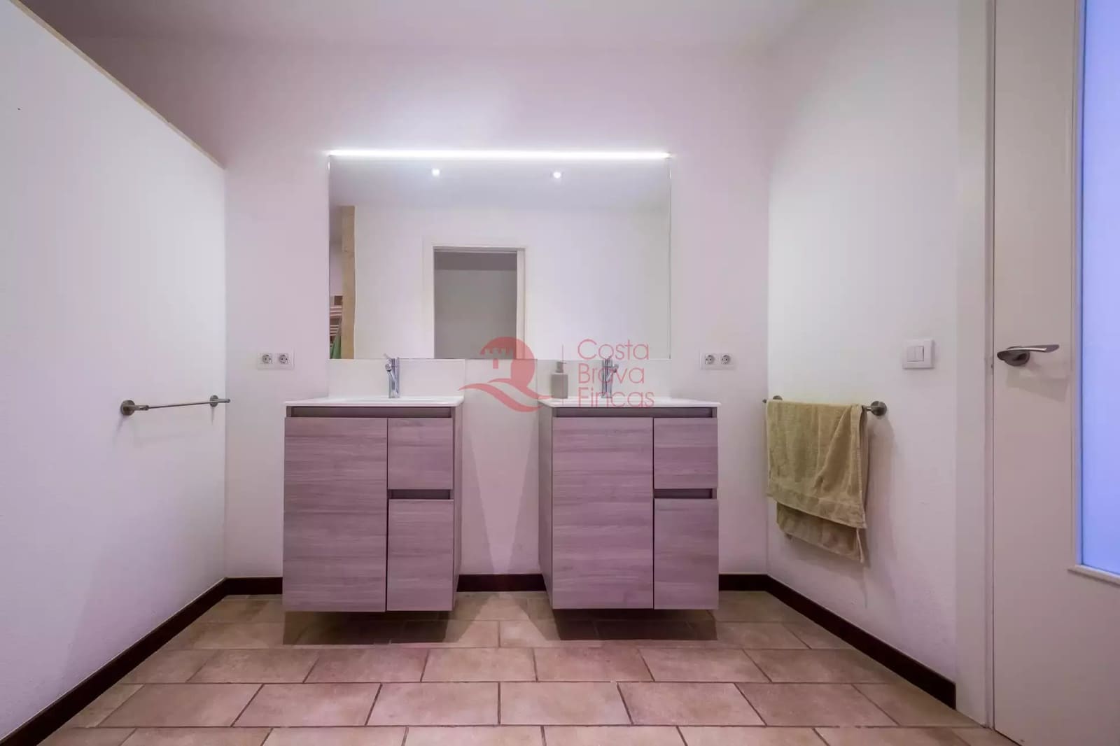 7 soveværelse Byhus til salg i Fonteta med swimmingpool garage - € 695.000 (Ref: 9048652)