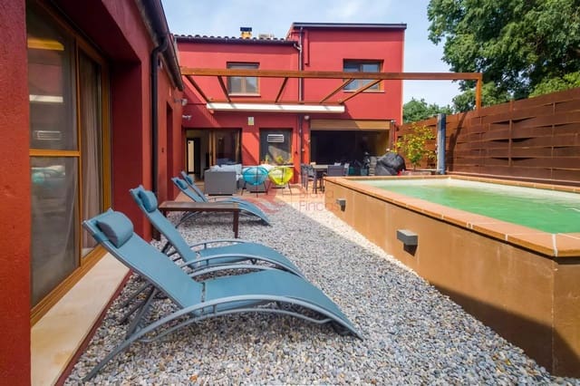 7 quarto Casa em Banda para venda em Fonteta, Forallac com piscina garagem - 695 000 € (Ref: 9048652)