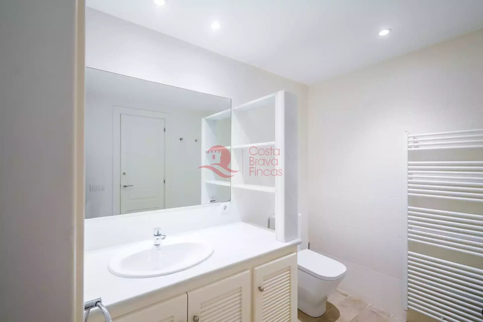 7 soveværelse Byhus til salg i Fonteta med swimmingpool garage - € 695.000 (Ref: 9048652)