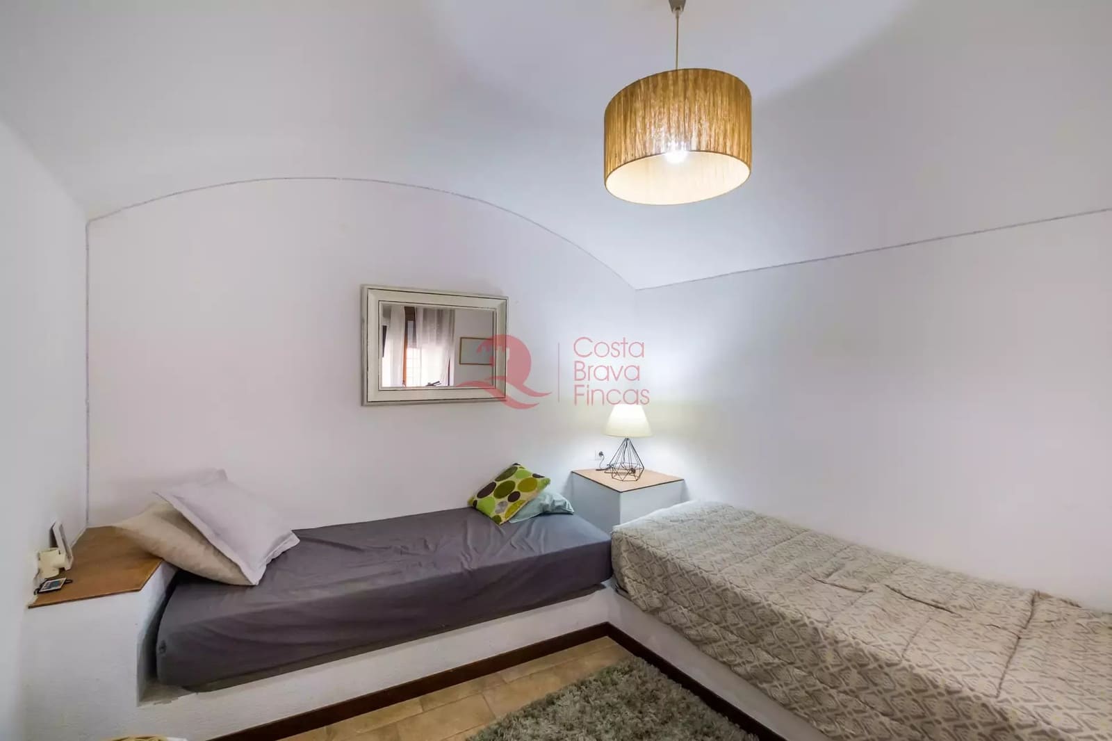 7 soveværelse Byhus til salg i Fonteta med swimmingpool garage - € 695.000 (Ref: 9048652)