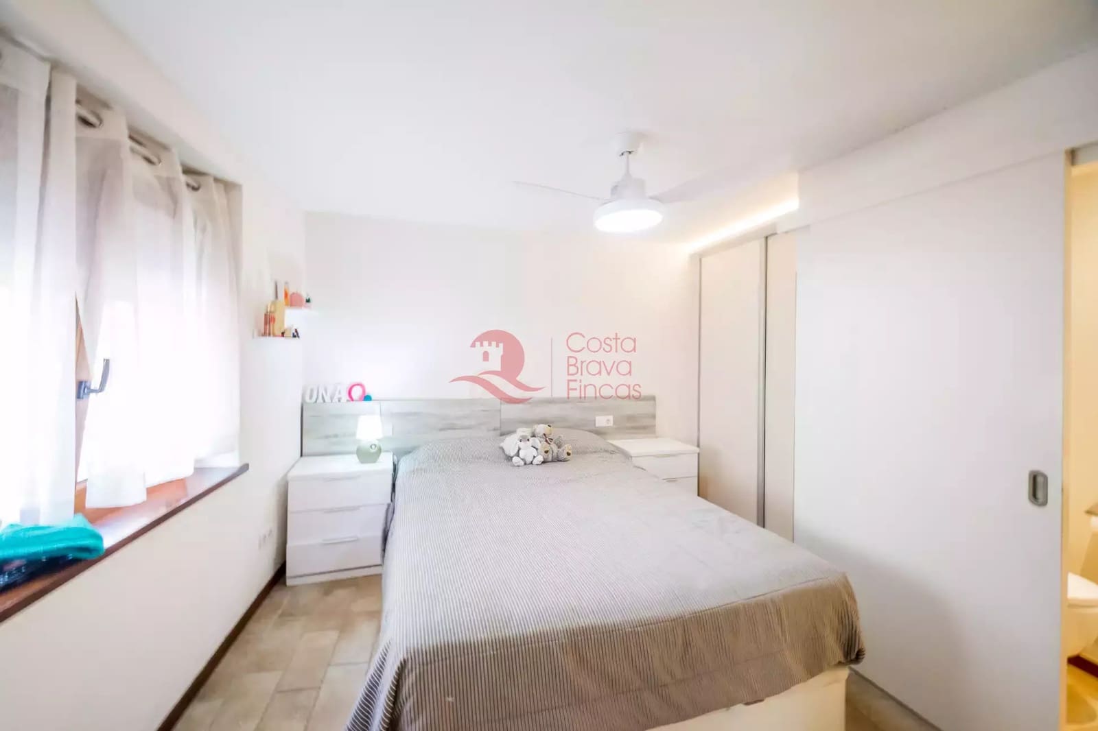 7 soveværelse Byhus til salg i Fonteta med swimmingpool garage - € 695.000 (Ref: 9048652)