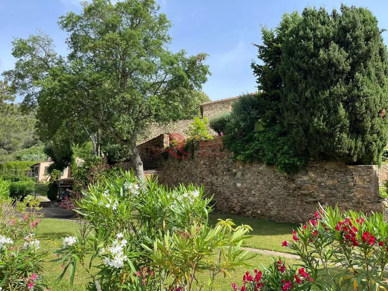 10 soveværelse Finca/Landehus til salg i Vall-llobrega med swimmingpool garage - € 2.300.000 (Ref: 9059271)