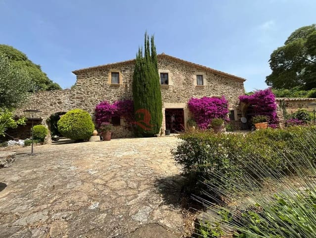 10 sypialnia Finka/Dom wiejski na sprzedaż w Vall-llobrega z basenem garażem - 2 300 000 € (Ref: 9059271)
