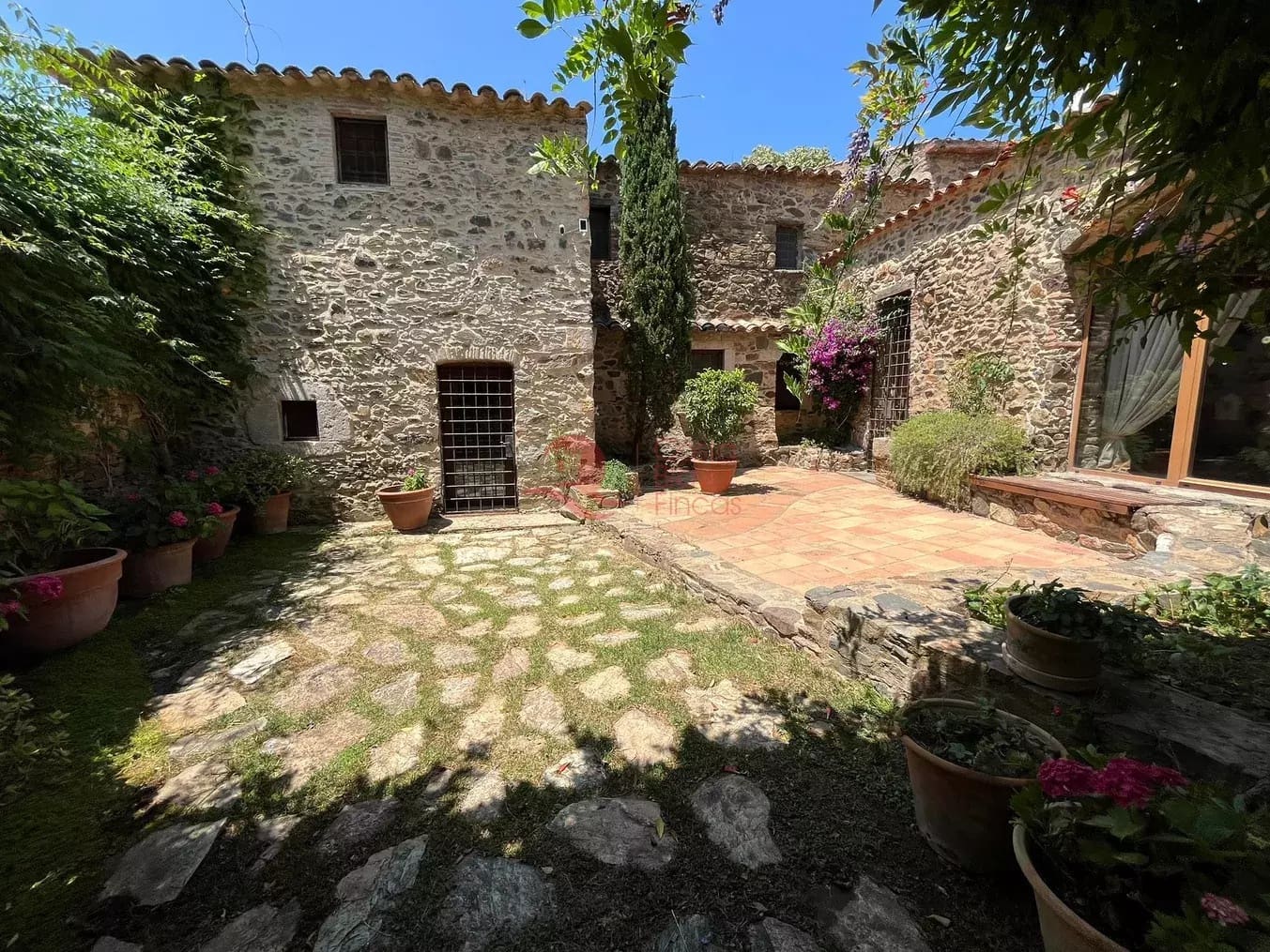 10 soveværelse Finca/Landehus til salg i Vall-llobrega med swimmingpool garage - € 2.300.000 (Ref: 9059271)