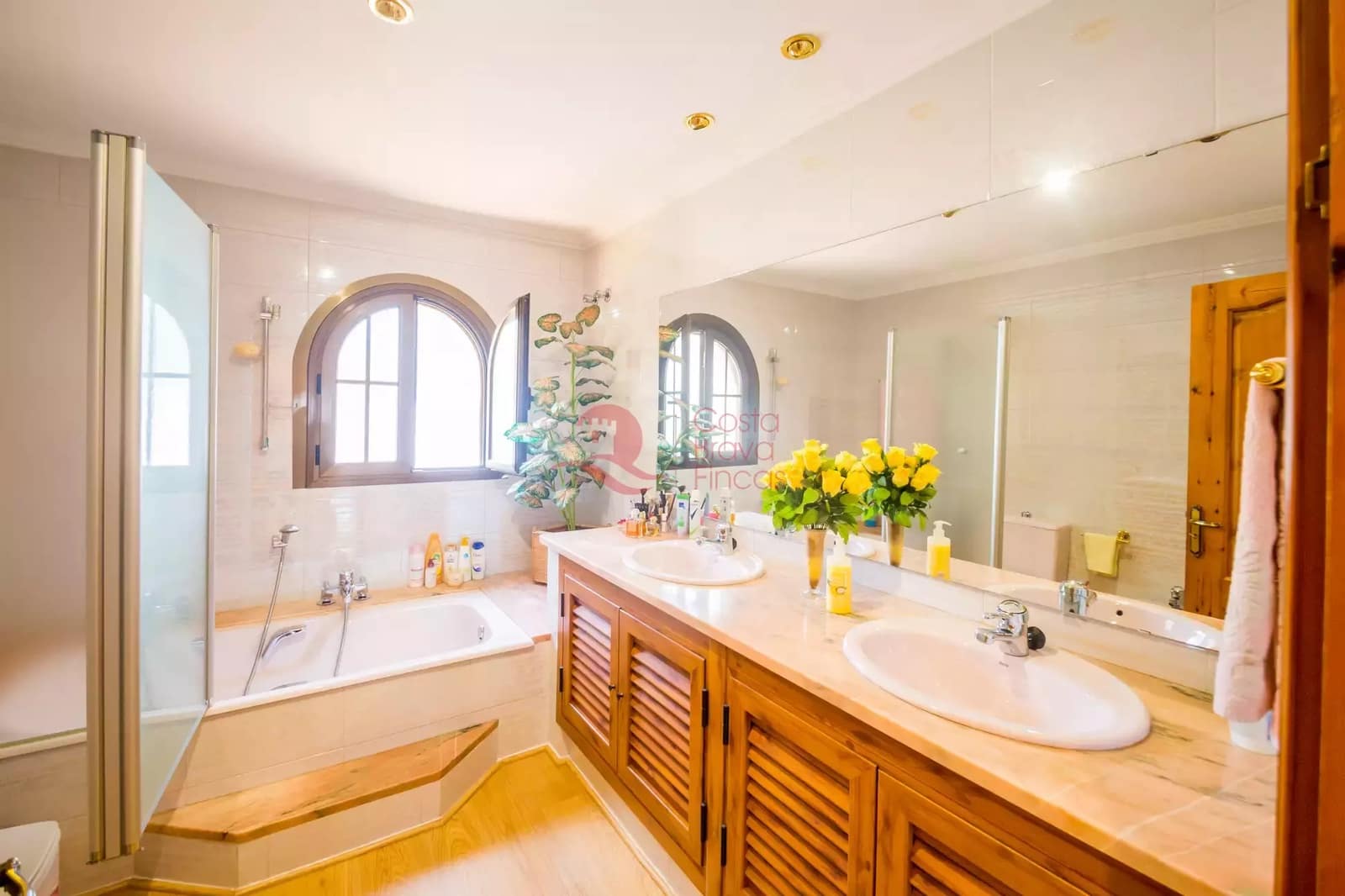 4 bedroom Villa for sale in Platja d'Aro with garage - € 630,000 (Ref: 9059272)