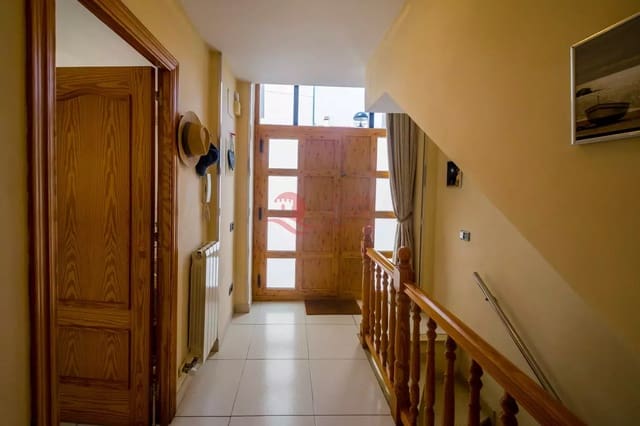 4 slaapkamer Huis te koop in Platja d'Aro, Castell-Platja d'Aro met zwembad garage - € 575.000 (Ref: 9060321)