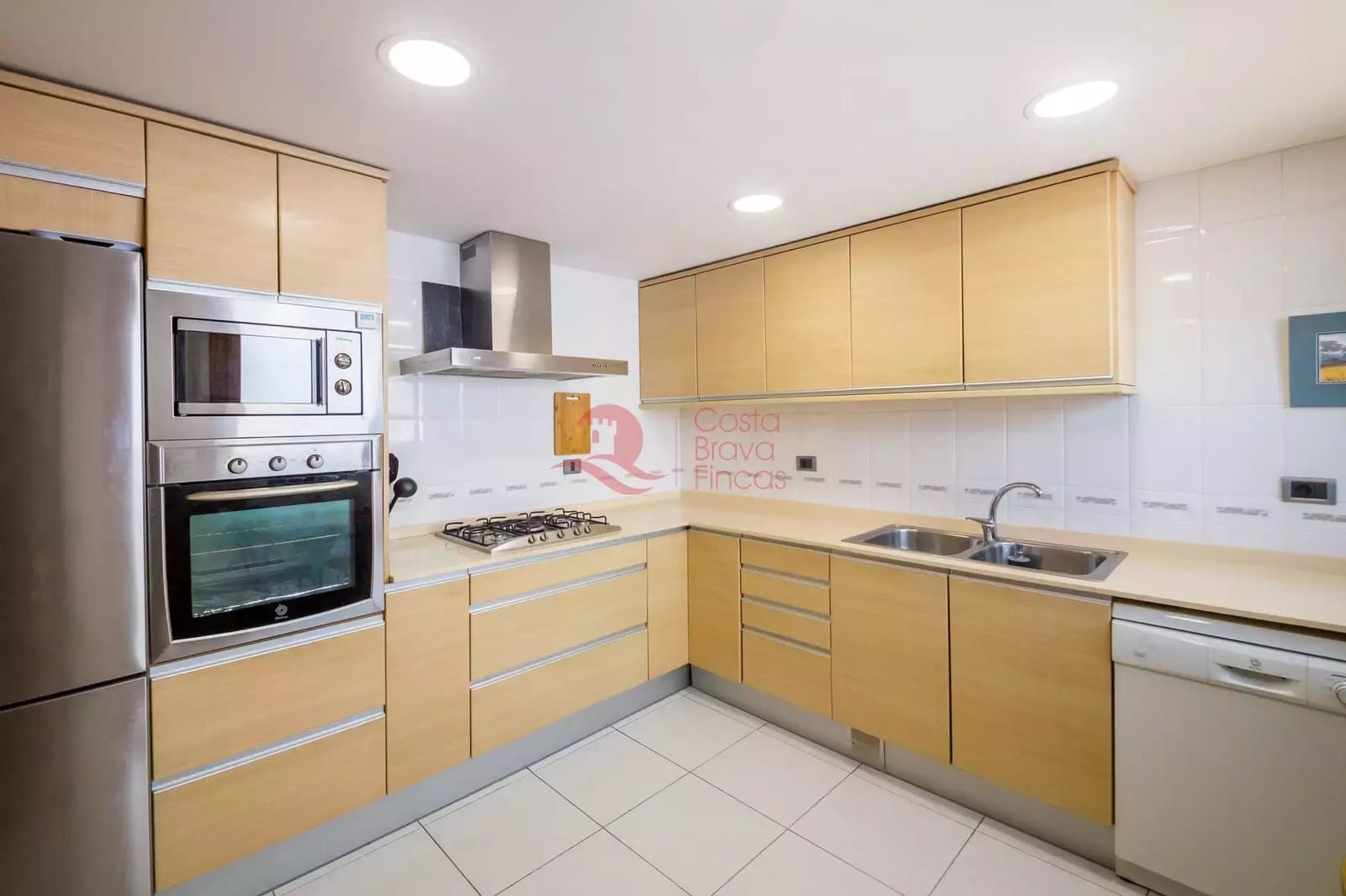 4 sypialnia Dom na sprzedaż w Platja d'Aro z basenem garażem - 540 000 € (Ref: 9060321)