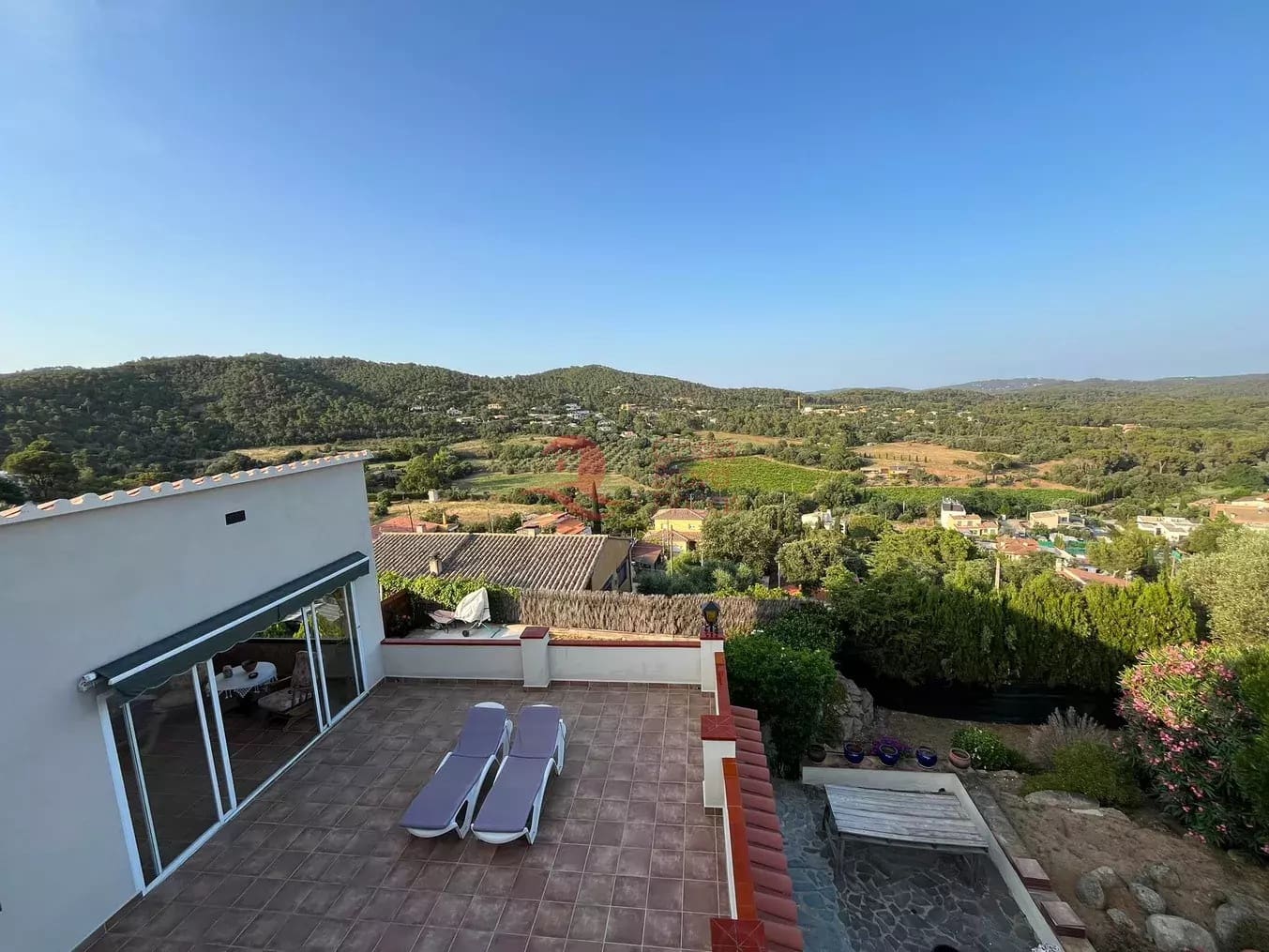 3 bedroom Villa for sale in Vall-llobrega with garage - € 430,000 (Ref: 9085209)