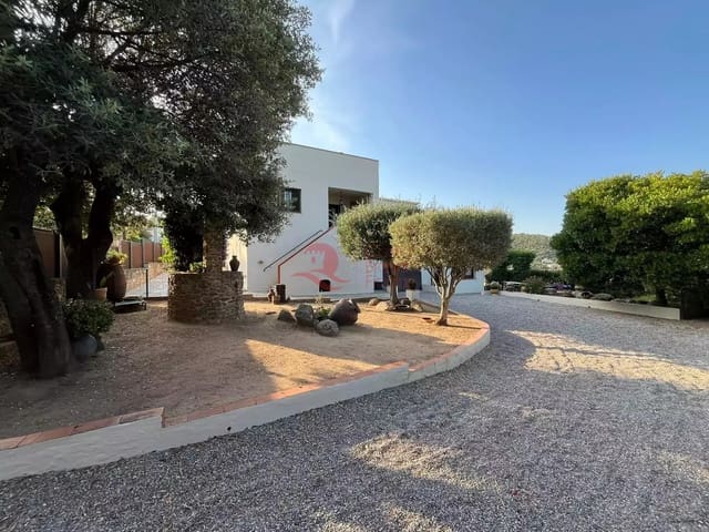 Chalet de 3 habitaciones en Vall-llobrega en venta con garaje - 430.000 € (Ref: 9085209)