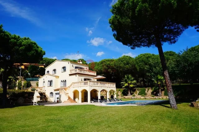 6 sypialnia Willa na sprzedaż w Santa Cristina d'Aro z basenem garażem - 995 000 € (Ref: 9110165)