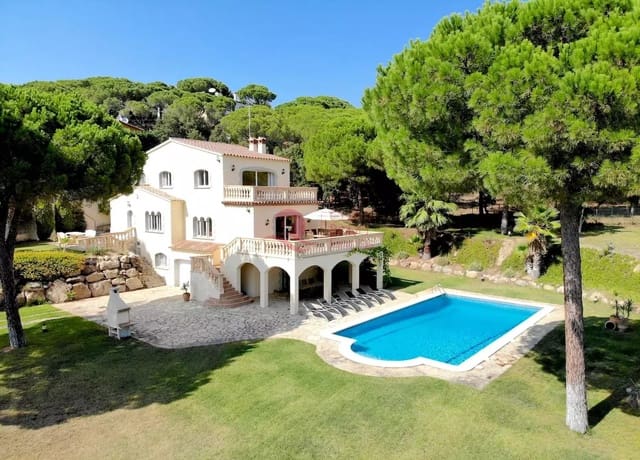 6 sypialnia Willa na sprzedaż w Santa Cristina d'Aro z basenem garażem - 995 000 € (Ref: 9110165)