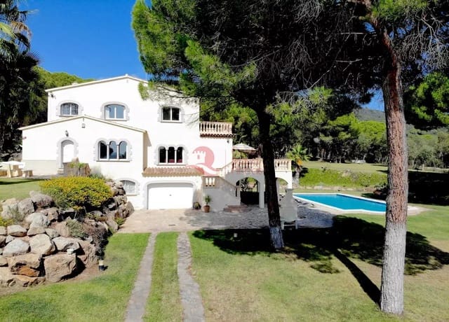 6 sypialnia Willa na sprzedaż w Santa Cristina d'Aro z basenem garażem - 995 000 € (Ref: 9110165)