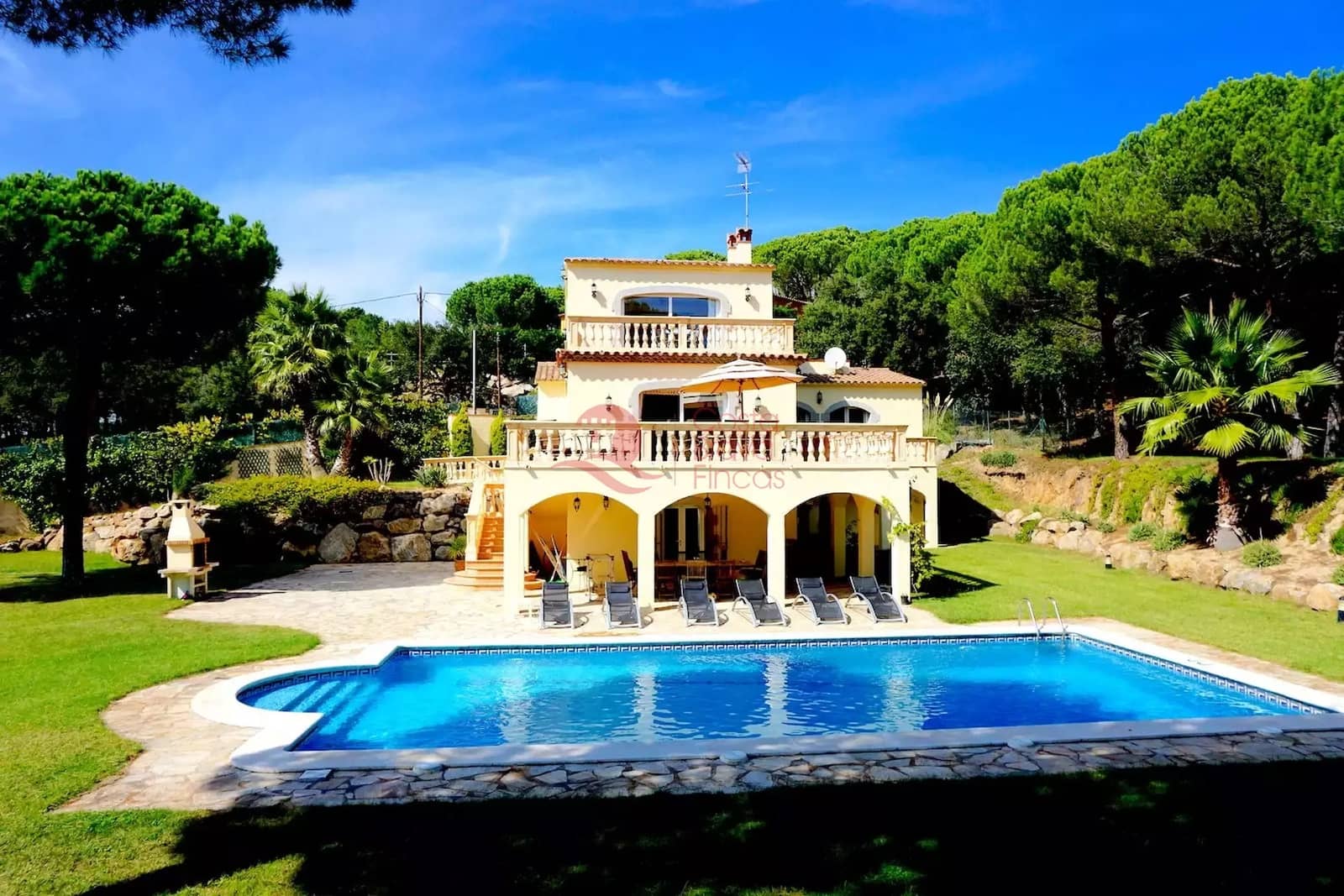 6 chambre Villa/Maison à vendre à Santa Cristina d'Aro avec piscine garage - 995 000 € (Ref: 9110165)