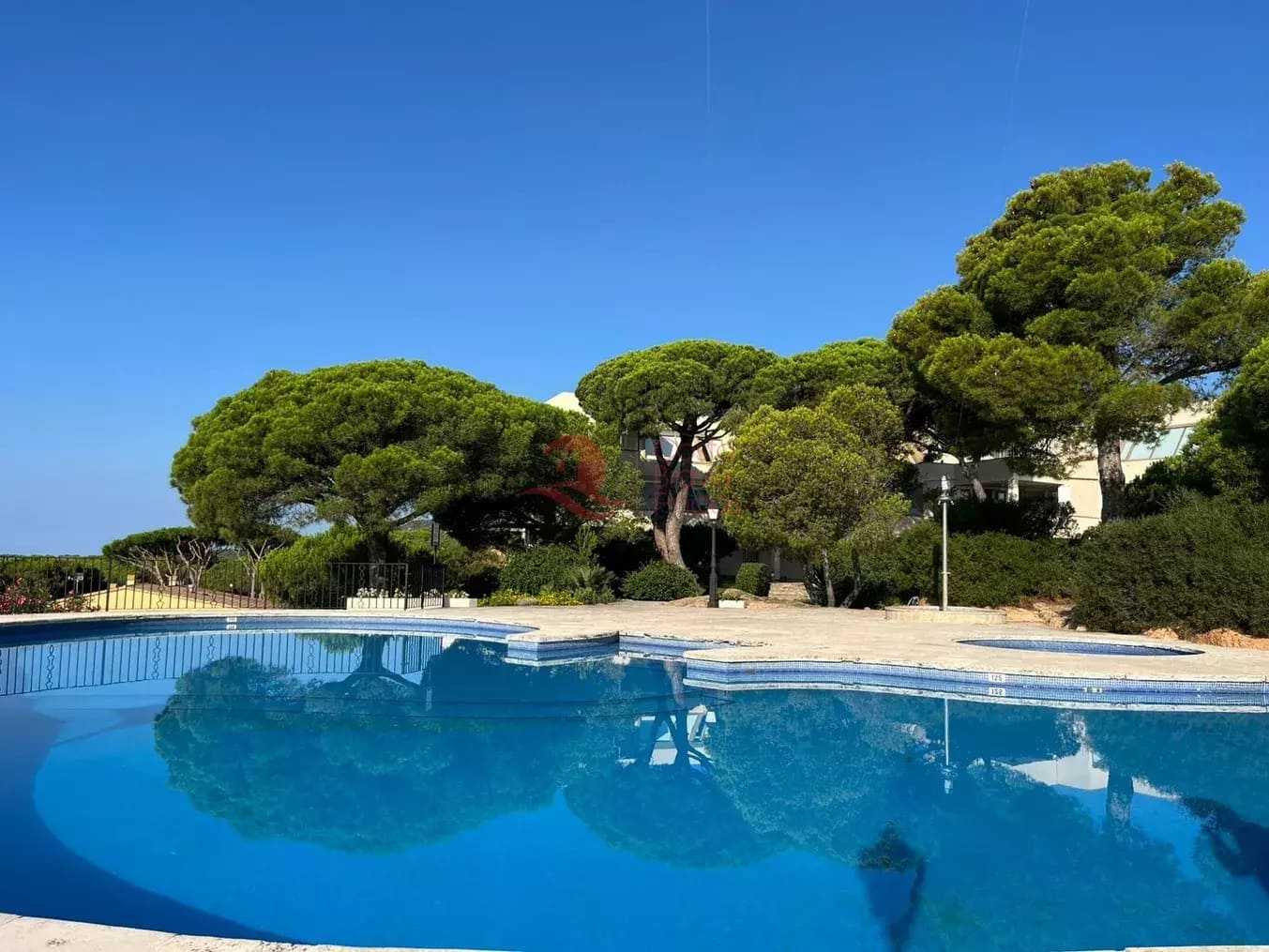 2 bedroom Apartment for sale in Sant Feliu de Guixols with pool - € 290,000 (Ref: 9126698)