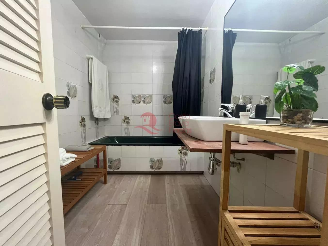 2 bedroom Apartment for sale in Sant Feliu de Guixols with pool - € 290,000 (Ref: 9126698)