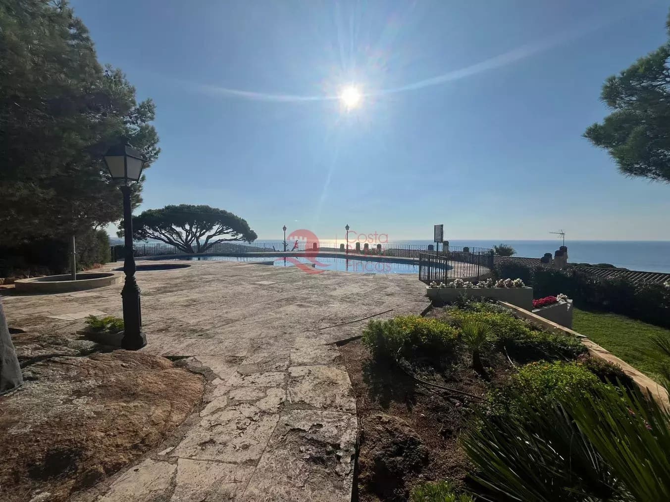 2 bedroom Apartment for sale in Sant Feliu de Guixols with pool - € 290,000 (Ref: 9126698)