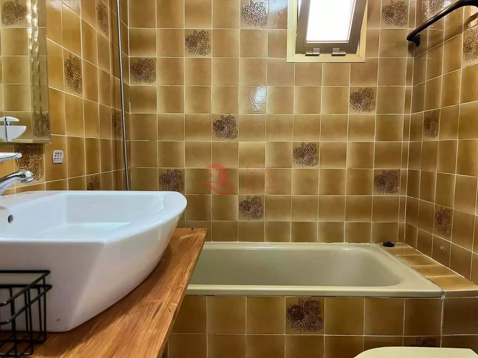 2 makuuhuone Huoneisto myytävänä paikassa Sant Feliu de Guixols mukana uima-altaan - 290 000 € (Ref: 9126698)