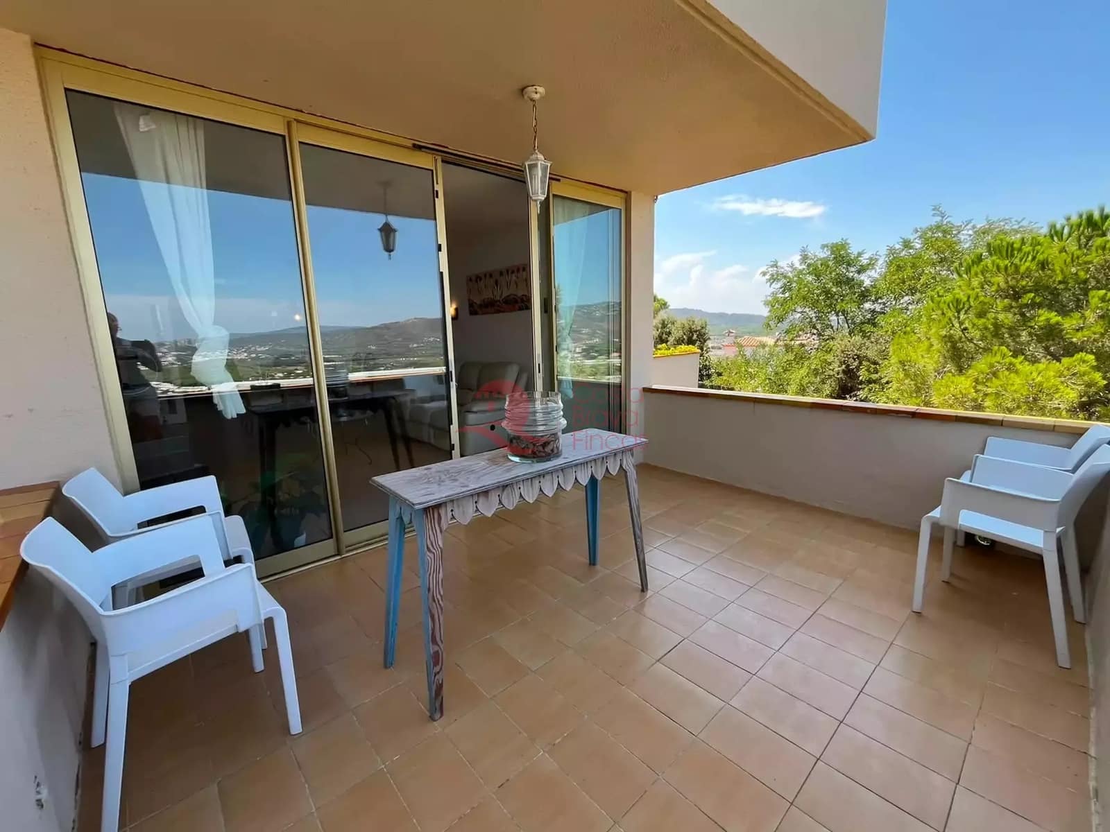 2 bedroom Apartment for sale in Sant Feliu de Guixols with pool - € 270,000 (Ref: 9126698)
