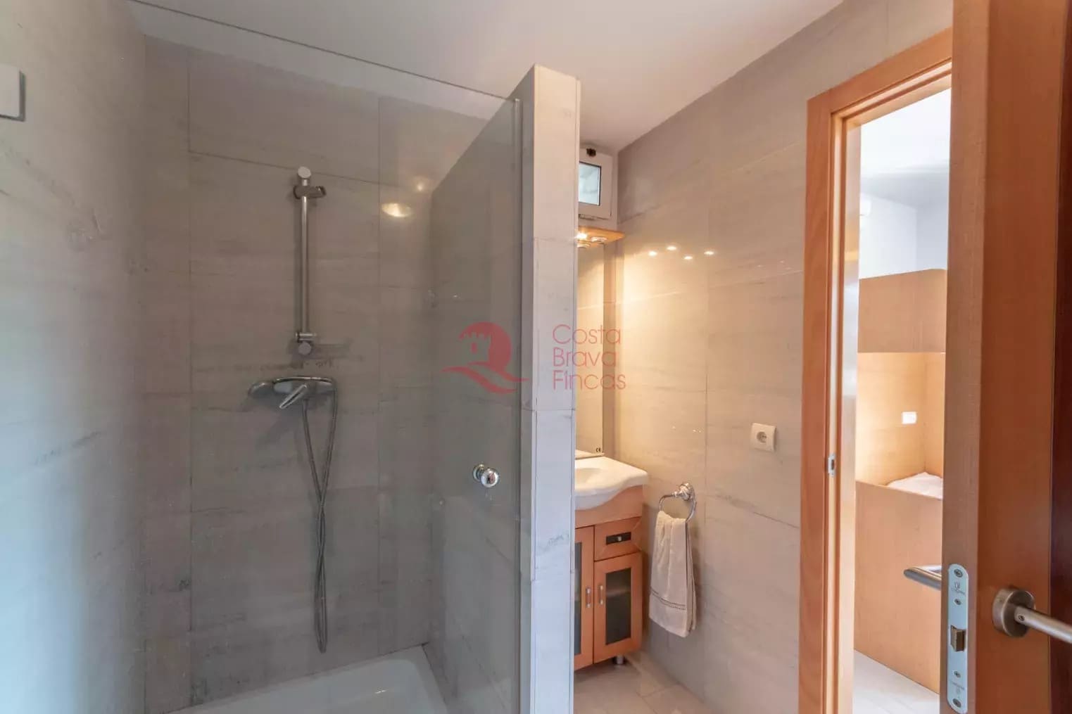 6 bedroom Villa for sale in Begur with pool garage - € 695,000 (Ref: 9134289)