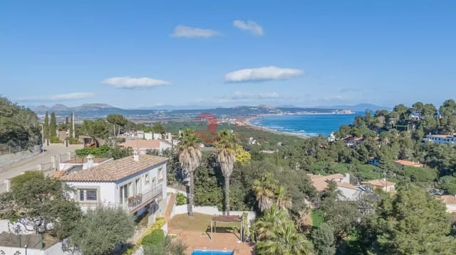 Chalet de 6 habitaciones en Begur en venta con piscina garaje - 695.000 € (Ref: 9134289)