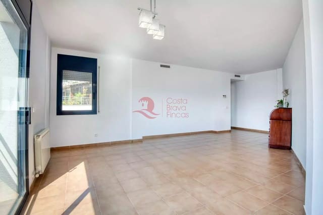3 quarto Apartamento para venda em Sant Feliu de Guíxols com piscina - 495 000 € (Ref: 9171335)