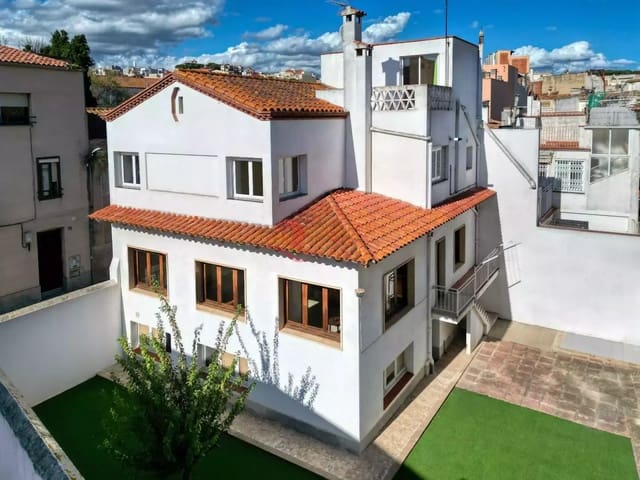 5 soverom Villa til salgs i Sant Feliu de Guíxols med garasje - € 600 000 (Ref: 9264262)