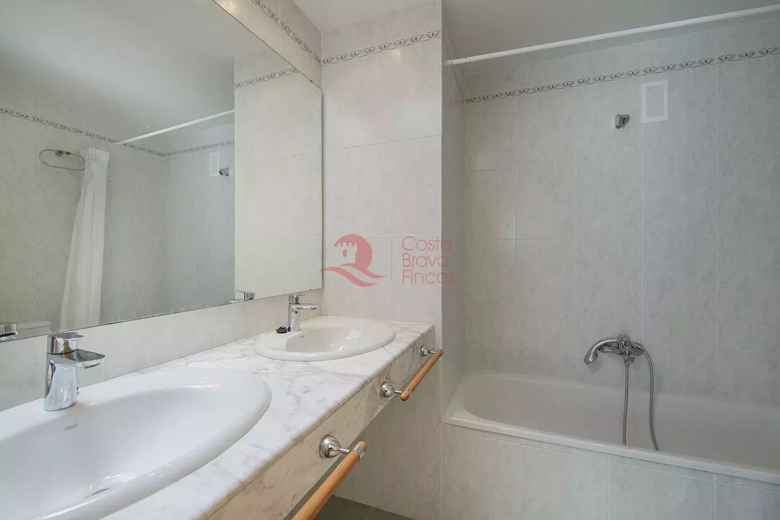 3 soveværelse Byhus til salg i Sant Feliu de Guixols med swimmingpool garage - € 695.000 (Ref: 9387822)