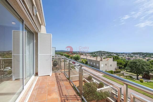 3 soverom Hus til salgs i Sant Feliu de Guíxols med svømmebasseng garasje - € 695 000 (Ref: 9387822)