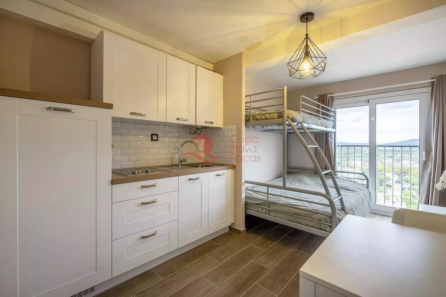 Apartment for sale in Platja d'Aro - € 100,000 (Ref: 9390677)