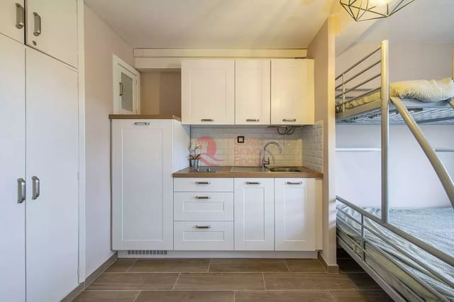 Lejlighed til salg i Platja d'Aro, Castell-Platja d'Aro - € 100.000 (Ref: 9390677)