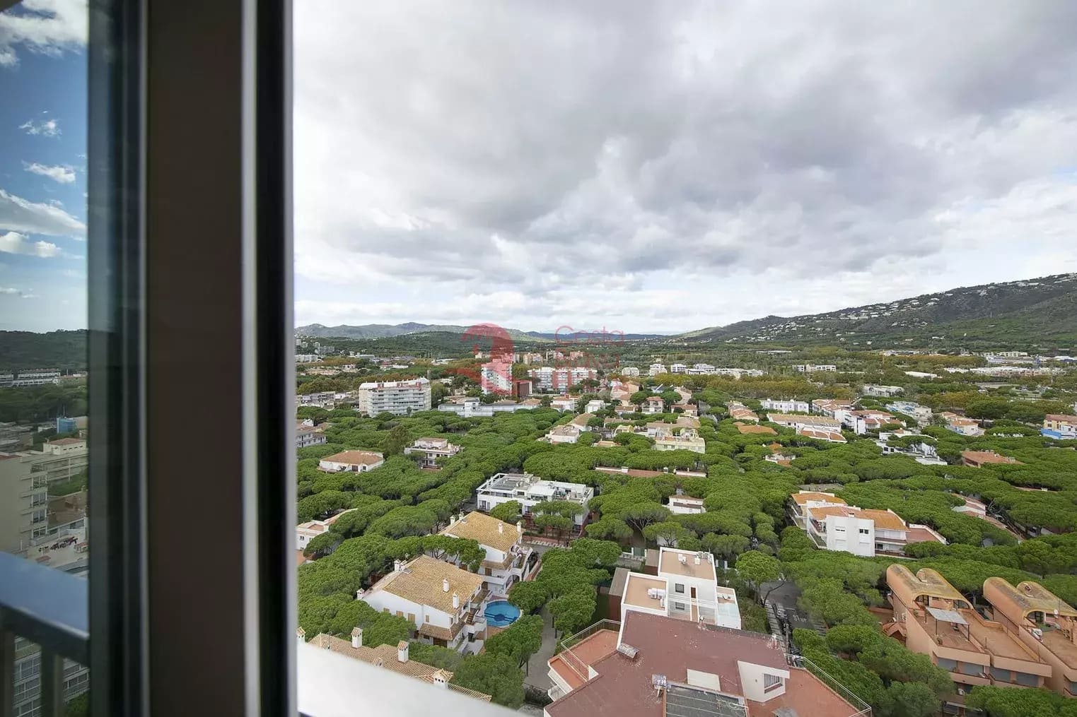 Apartment for sale in Platja d'Aro - € 100,000 (Ref: 9390677)