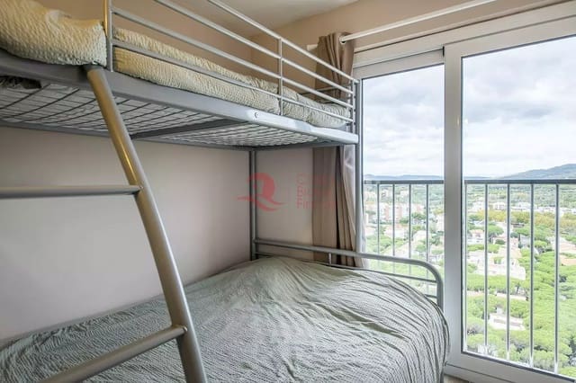 Lejlighed til salg i Platja d'Aro, Castell-Platja d'Aro - € 100.000 (Ref: 9390677)